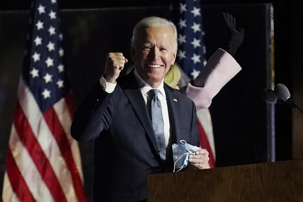 Candidato presidencial democrata Joe Biden fala aos apoiadores em Wilmington Delaware na quarta-feira 4 Foto Paul SancyaAP