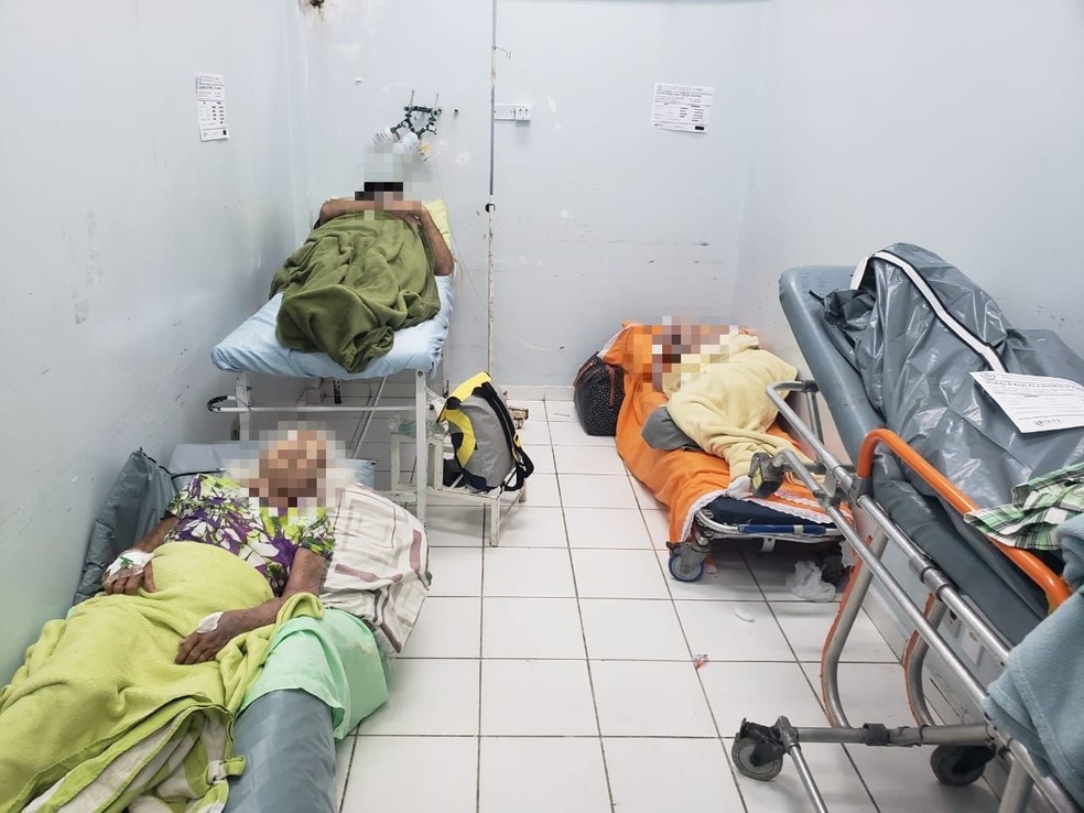 Idosos com Covid-19 so isolados junto de paciente morto em hospital pblico em Manaus Foto Arquivo Pessoal