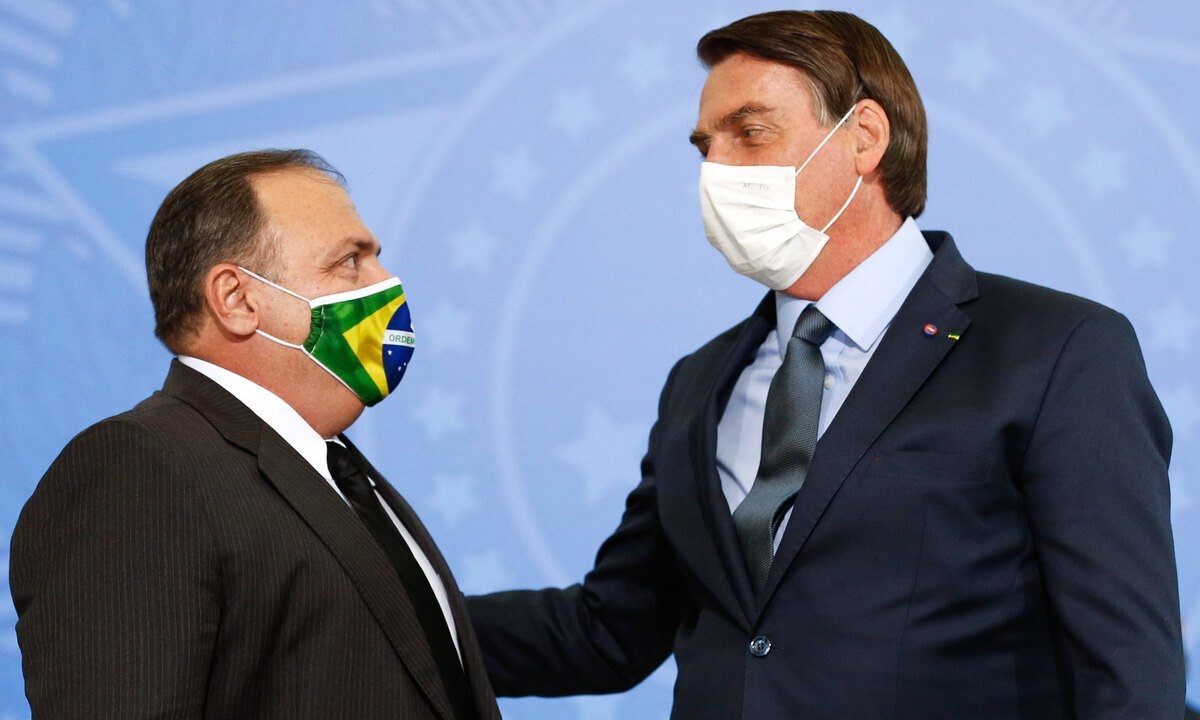 O ministro da Sade Eduardo Pazuello e o presidente Jair Bolsonaro Foto Carolina AntunesPR