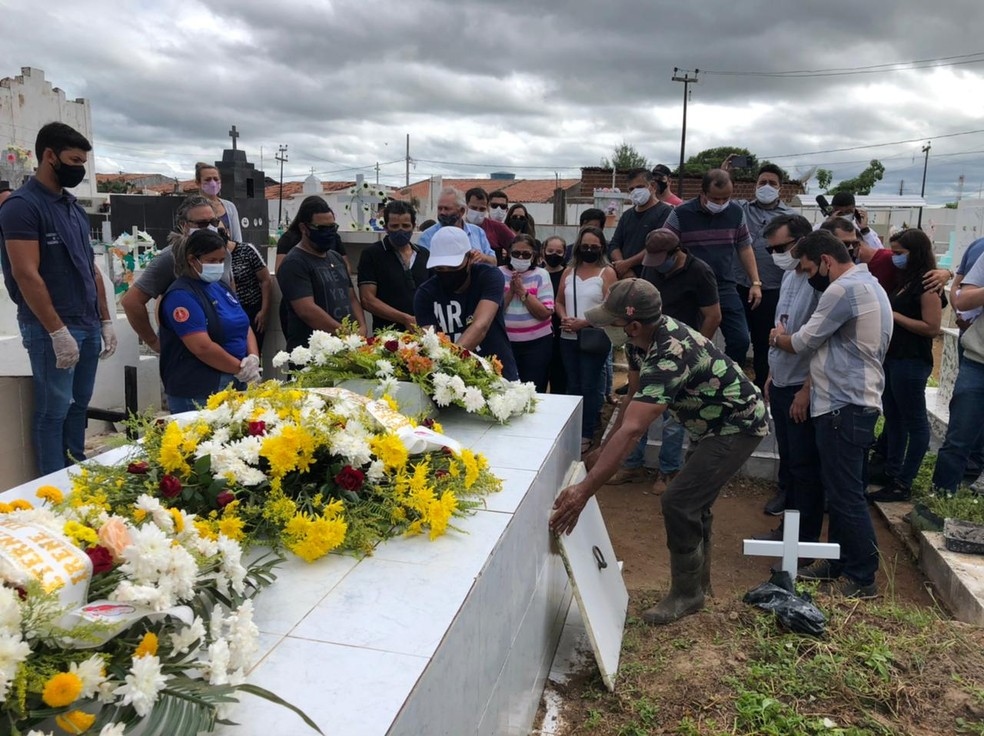 Corpo de menino de 3 anos morto em SP enterrado na Paraba Foto Artur LiraTV Paraba