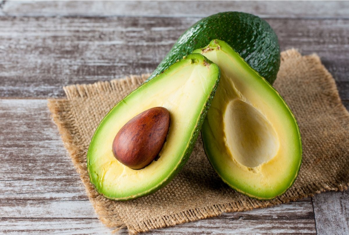 Benefcios do abacate para a sade e receitas com a fruta