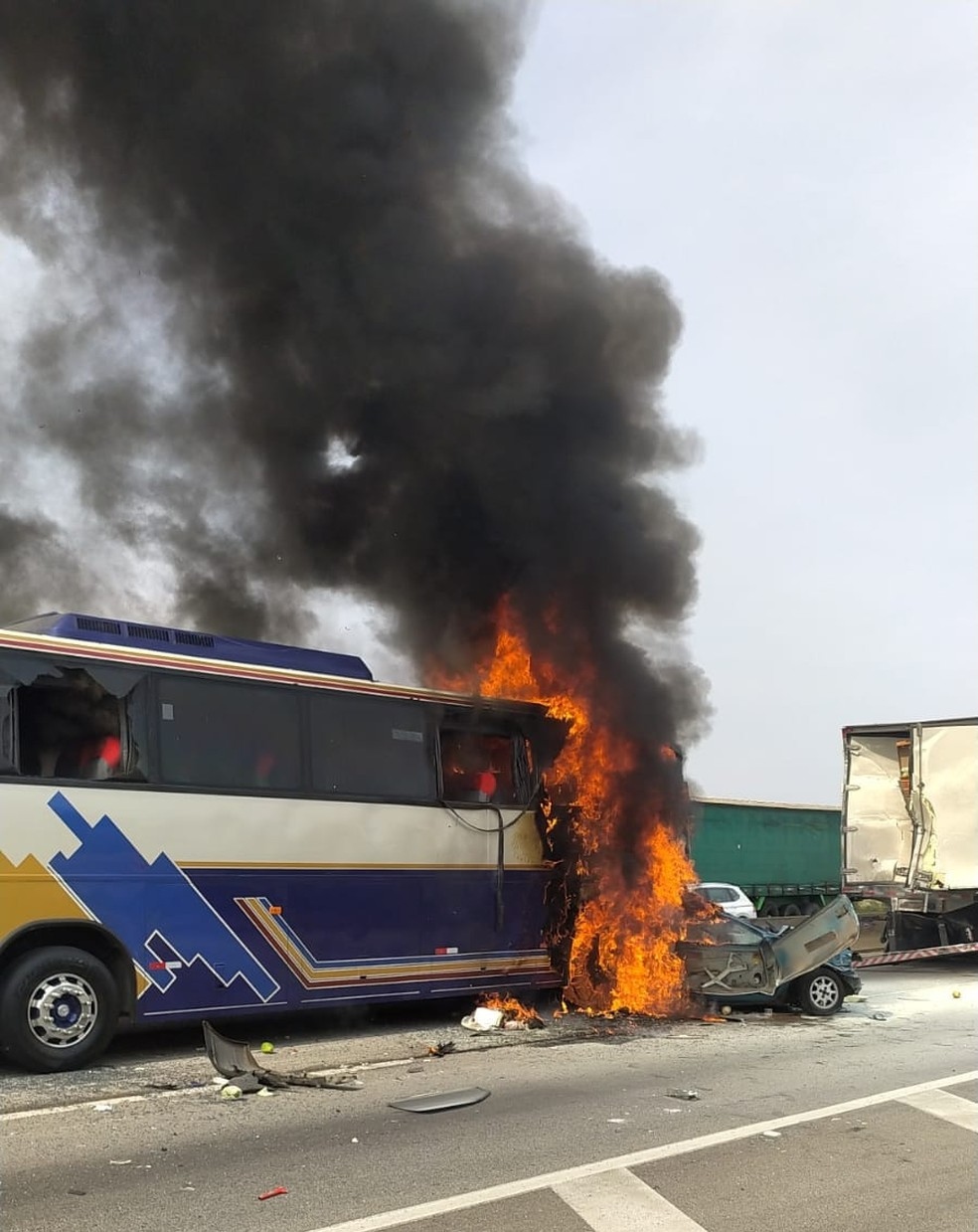 Acidente na via Dutra deixou mortos em So Jos Foto DivulgaoPolcia Rodoviria Federal