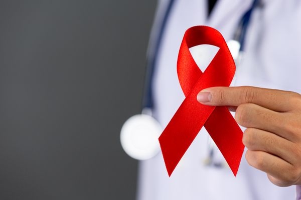 Anvisa aprova novo tratamento para HIV A Gazeta