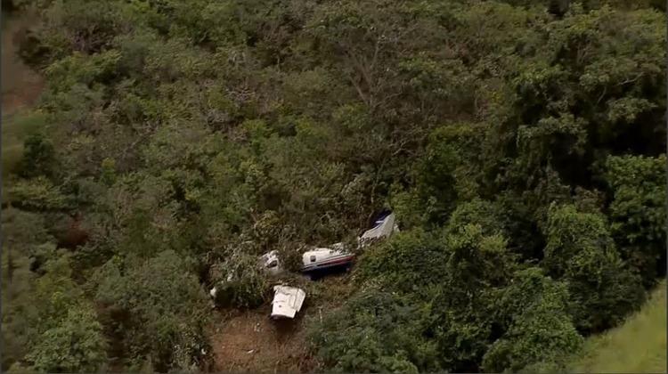 Avio cai na fazenda do ex-piloto Nelson Piquet