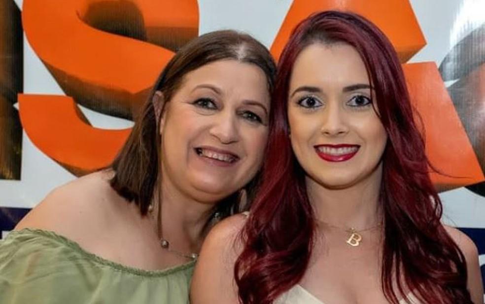Bernadete Cavalini de 53 anos e sua filha Brbara Cavalini Brito de Taquaritinga SP Foto Reproduo Redes sociais