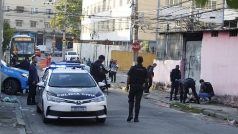 Operao do Bope da PF e da PRF tem 22 mortos sendo uma moradora na Vila Cruzeiro - Casos de Polcia - Extra Online