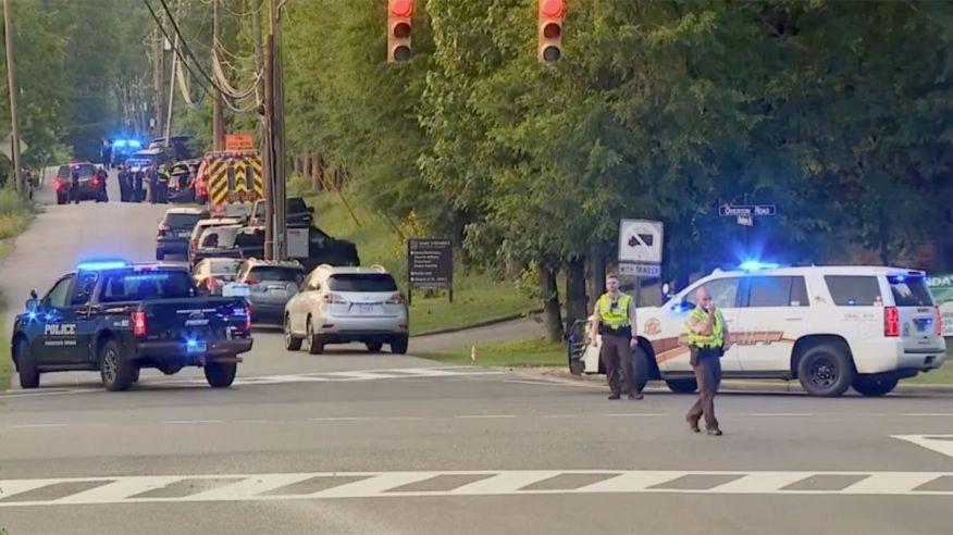 Policiais respondem a tiroteio em Birmingham Alabama EUA