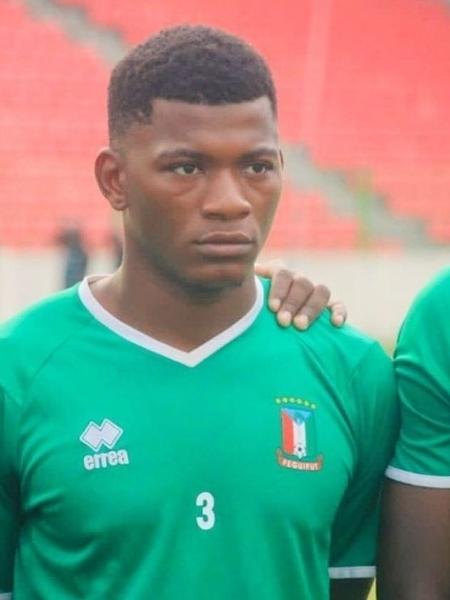 Mariano Ondo foi titular na ltima partida do Guin Equatorial contra Camares - ReproduoTwitter