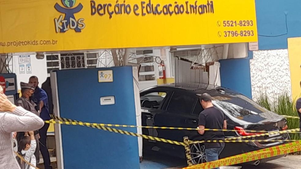 Frente do berrio aps ser atingida por carro nesta quarta 21 Foto Giba BergaminTV Globo